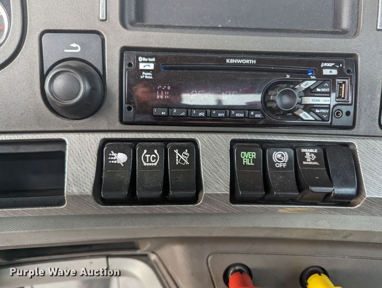 image for item MY9446 2019 Kenworth T680  semi truck