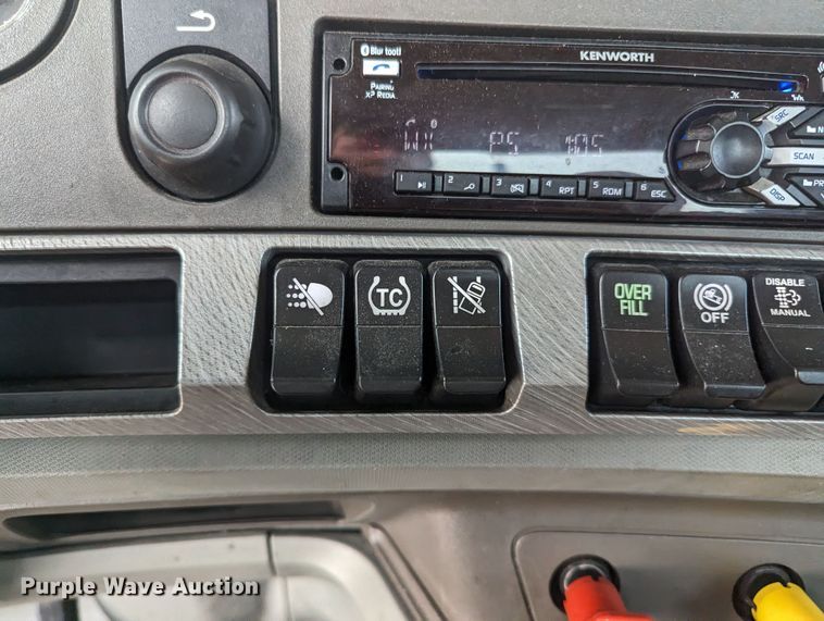 image for item MY9446 2019 Kenworth T680  semi truck