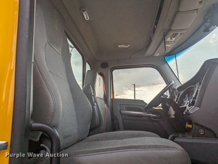 image for item MY9446 2019 Kenworth T680  semi truck