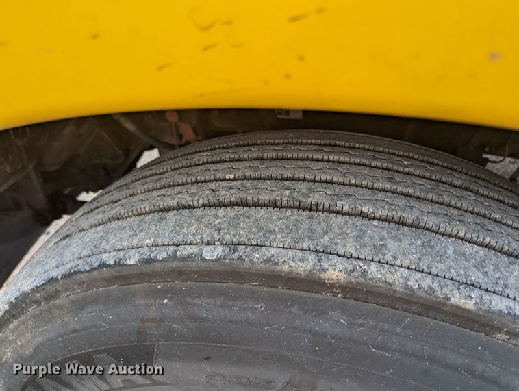 image for item MY9446 2019 Kenworth T680  semi truck