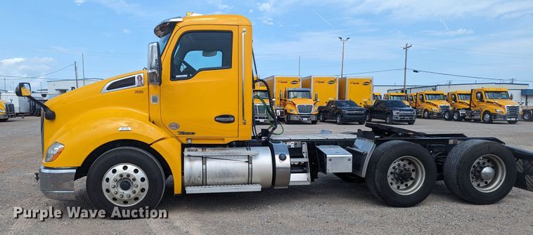 image for item MY9448 2020 Kenworth T680  semi truck