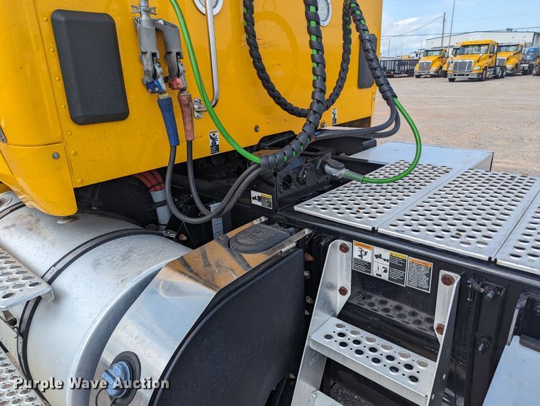 image for item MY9448 2020 Kenworth T680  semi truck