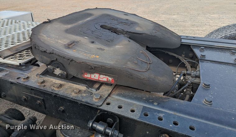 image for item MY9448 2020 Kenworth T680  semi truck