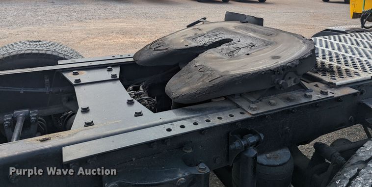 image for item MY9448 2020 Kenworth T680  semi truck