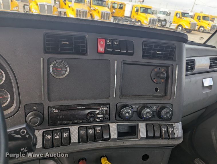 image for item MY9448 2020 Kenworth T680  semi truck