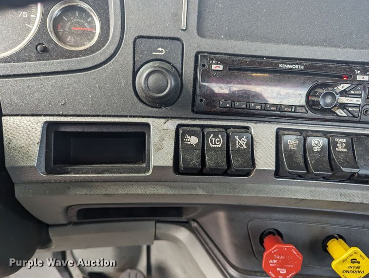 image for item MY9448 2020 Kenworth T680  semi truck