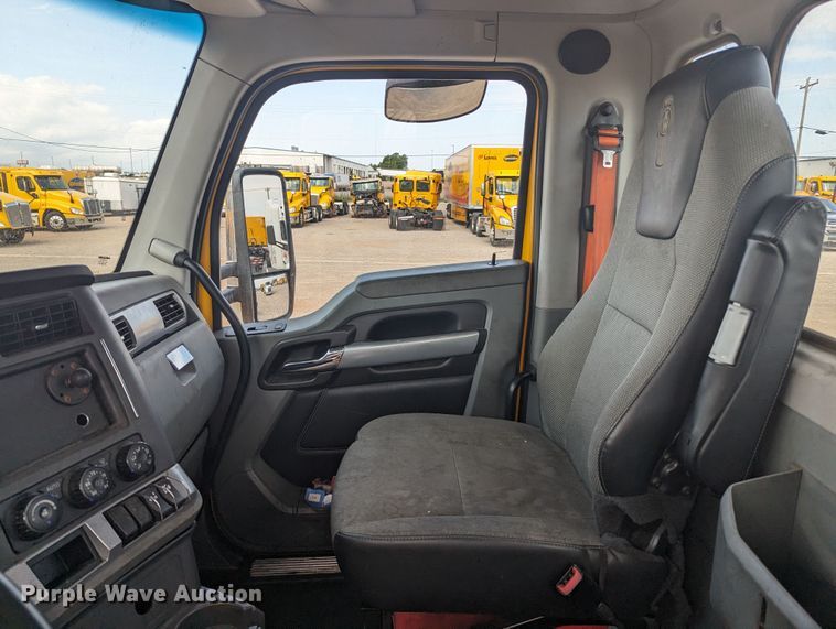 image for item MY9448 2020 Kenworth T680  semi truck