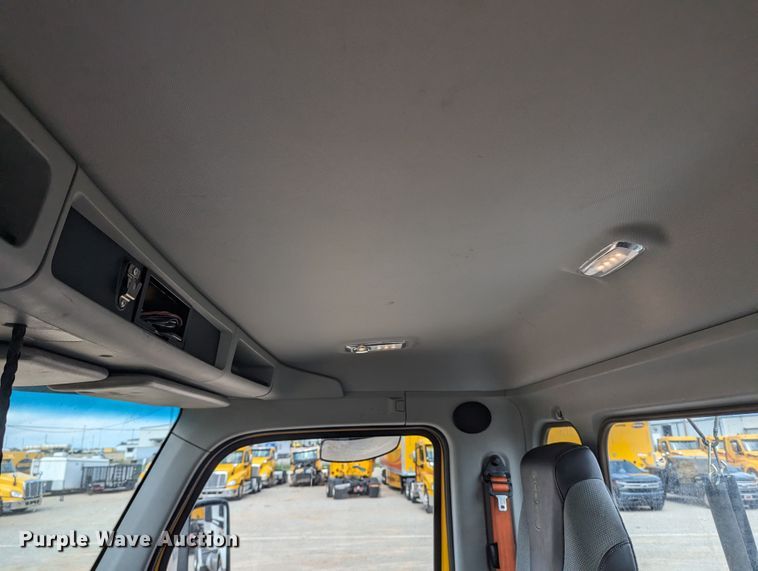 image for item MY9448 2020 Kenworth T680  semi truck