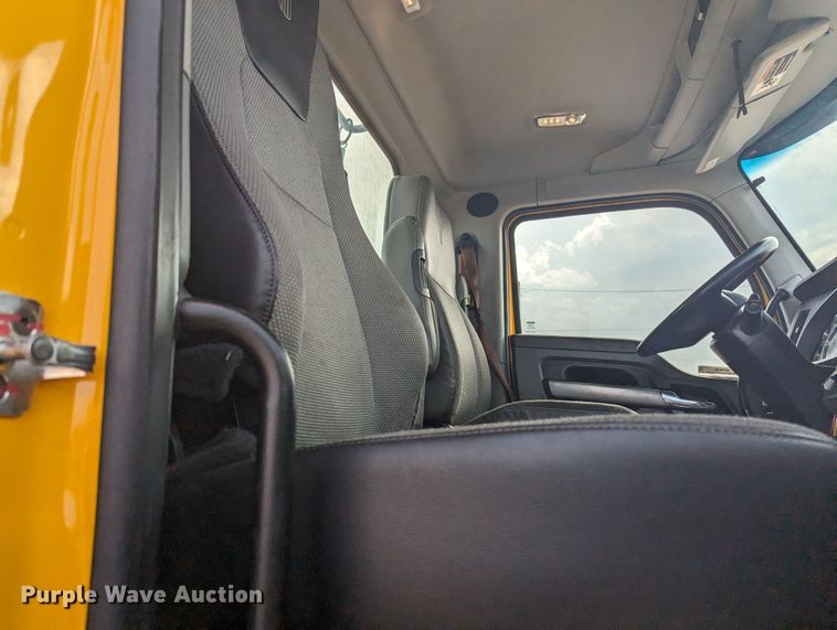 image for item MY9448 2020 Kenworth T680  semi truck