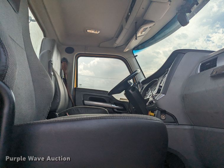 image for item MY9448 2020 Kenworth T680  semi truck