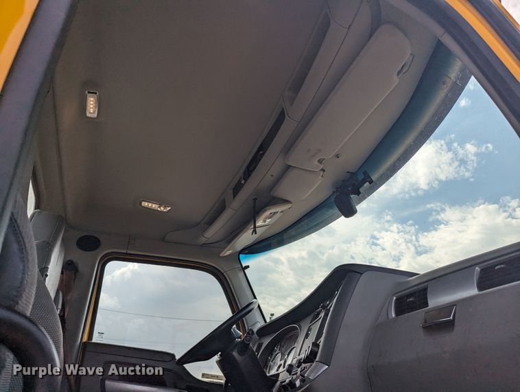 image for item MY9448 2020 Kenworth T680  semi truck