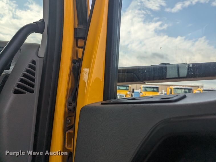 image for item MY9448 2020 Kenworth T680  semi truck