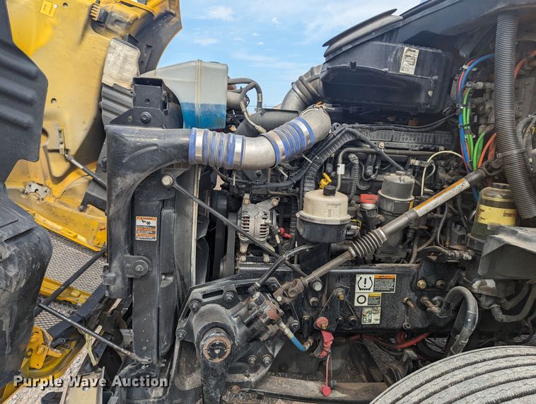 image for item MY9448 2020 Kenworth T680  semi truck