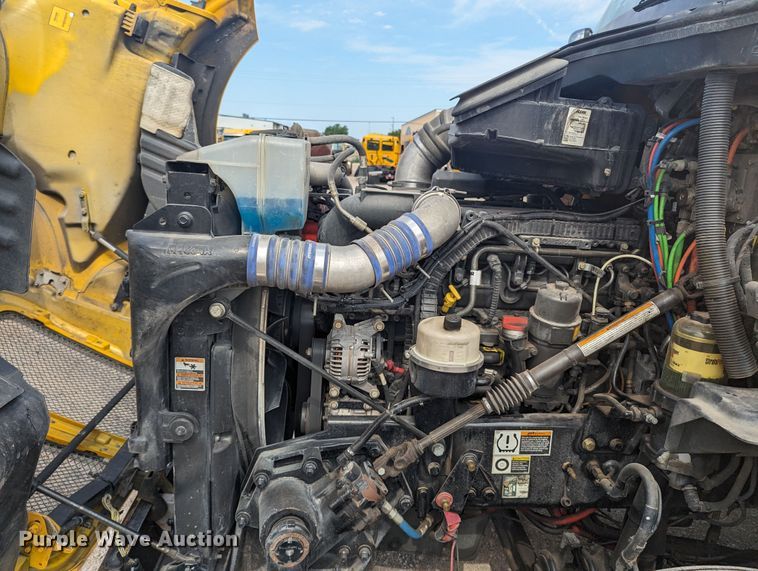 image for item MY9448 2020 Kenworth T680  semi truck