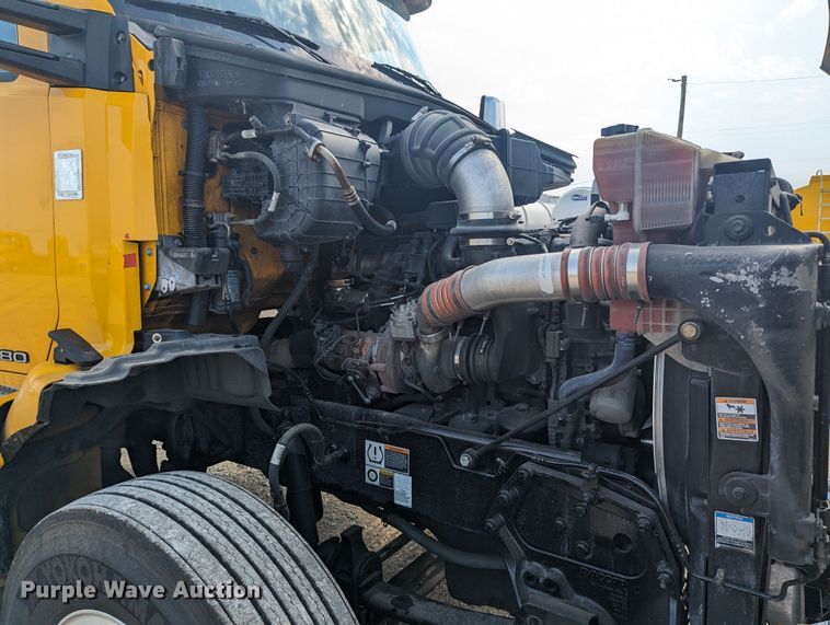 image for item MY9448 2020 Kenworth T680  semi truck