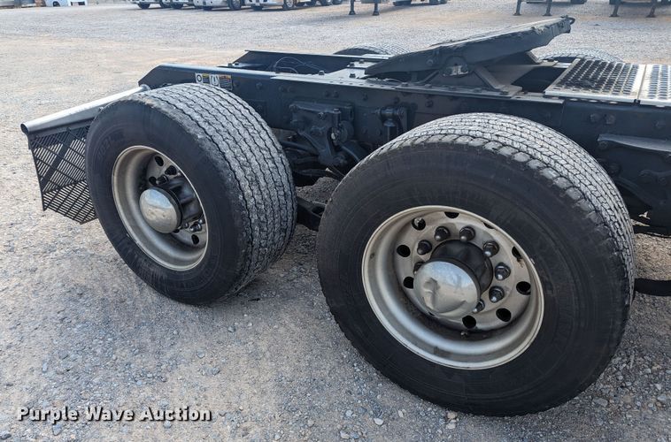 image for item MY9448 2020 Kenworth T680  semi truck