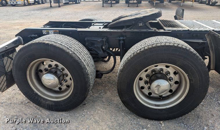 image for item MY9448 2020 Kenworth T680  semi truck