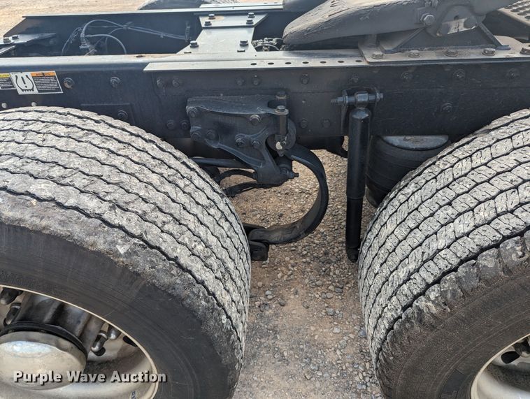 image for item MY9448 2020 Kenworth T680  semi truck