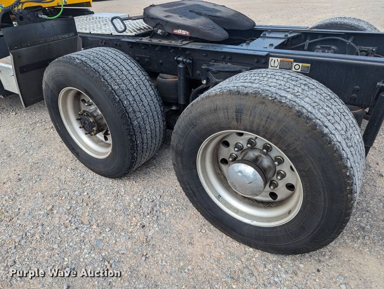 image for item MY9448 2020 Kenworth T680  semi truck