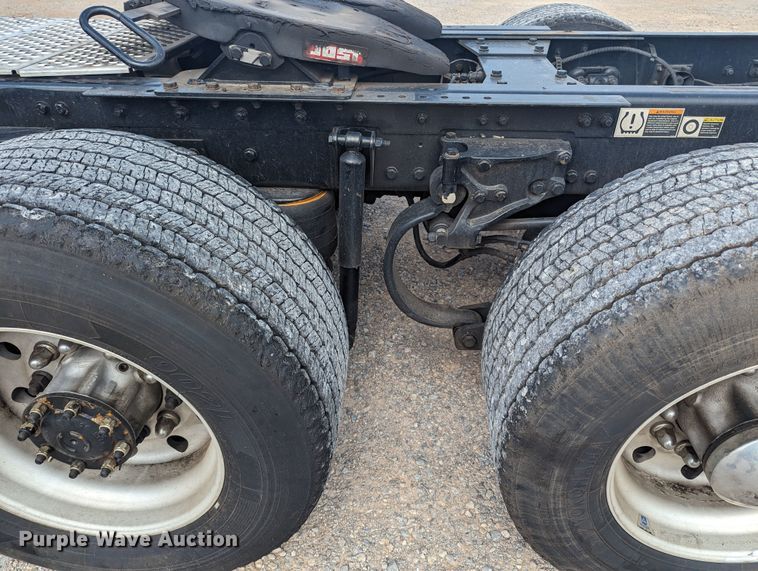 image for item MY9448 2020 Kenworth T680  semi truck