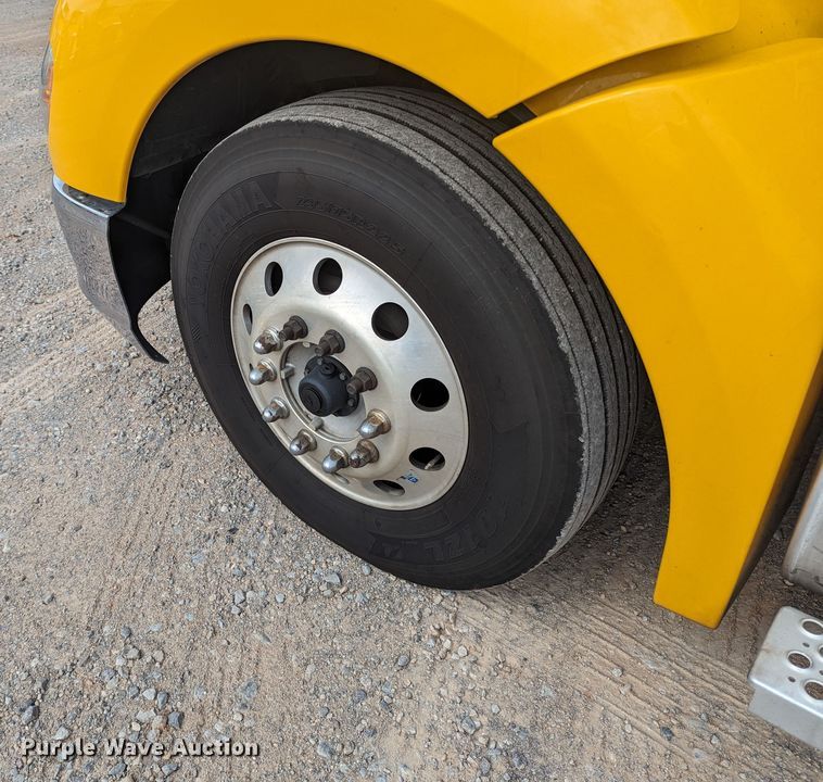 image for item MY9448 2020 Kenworth T680  semi truck