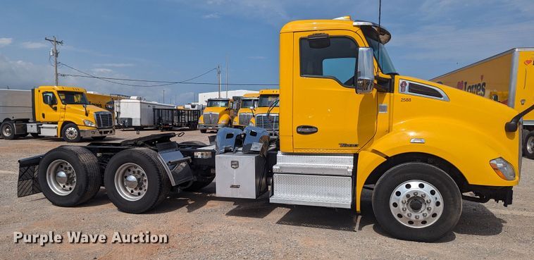 image for item MY9449 2019 Kenworth T680  semi truck