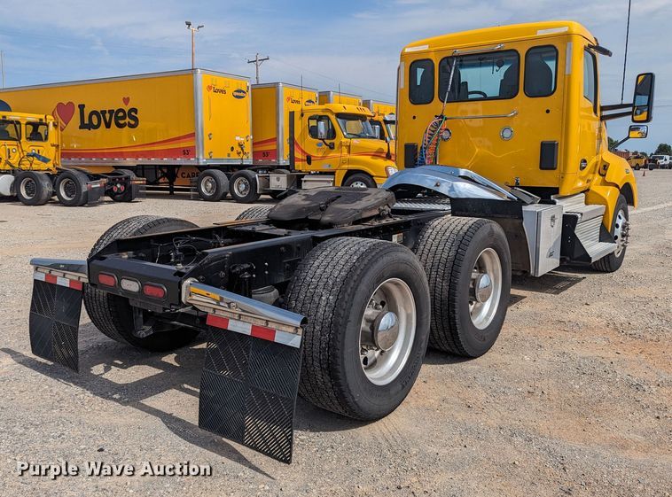 image for item MY9449 2019 Kenworth T680  semi truck