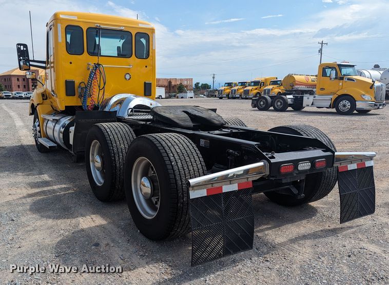 image for item MY9449 2019 Kenworth T680  semi truck