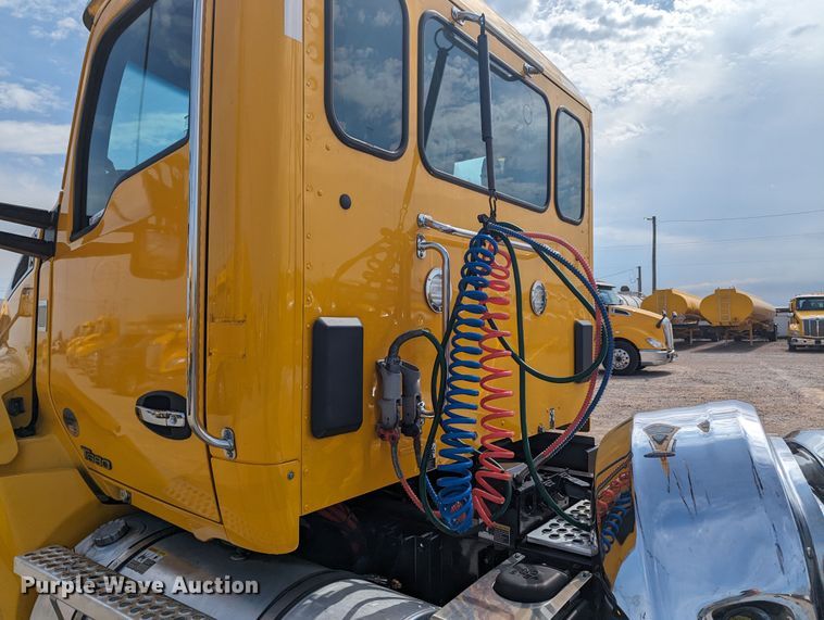 image for item MY9449 2019 Kenworth T680  semi truck