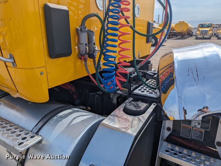 image for item MY9449 2019 Kenworth T680  semi truck