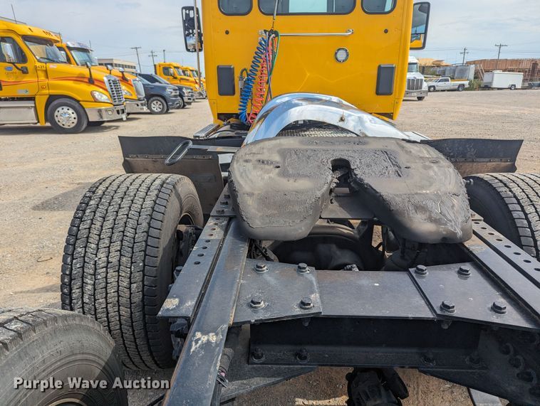 image for item MY9449 2019 Kenworth T680  semi truck