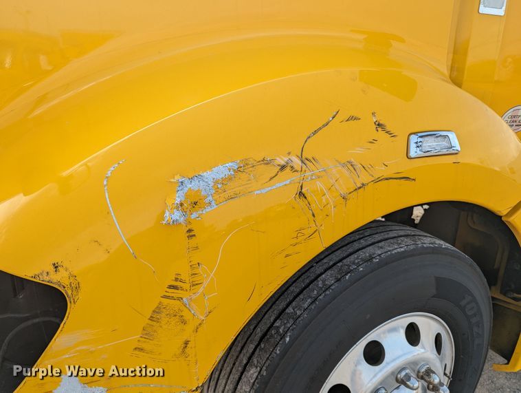 image for item MY9449 2019 Kenworth T680  semi truck