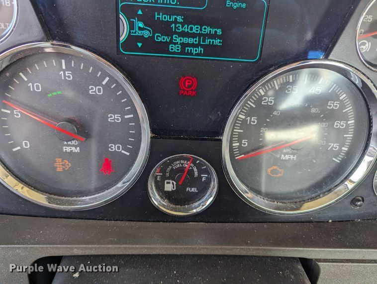 image for item MY9449 2019 Kenworth T680  semi truck