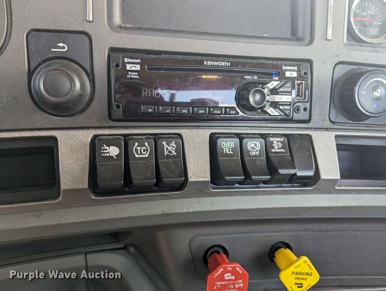 image for item MY9449 2019 Kenworth T680  semi truck