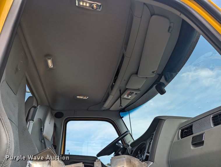 image for item MY9449 2019 Kenworth T680  semi truck