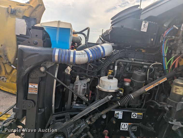 image for item MY9449 2019 Kenworth T680  semi truck