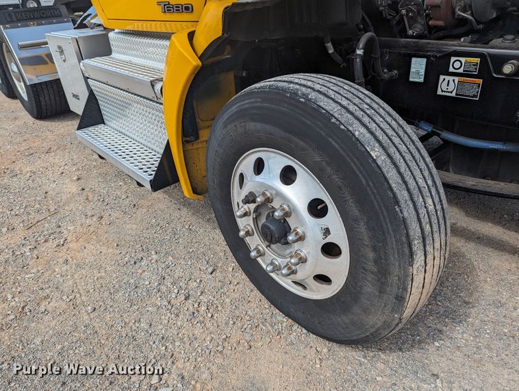 image for item MY9449 2019 Kenworth T680  semi truck