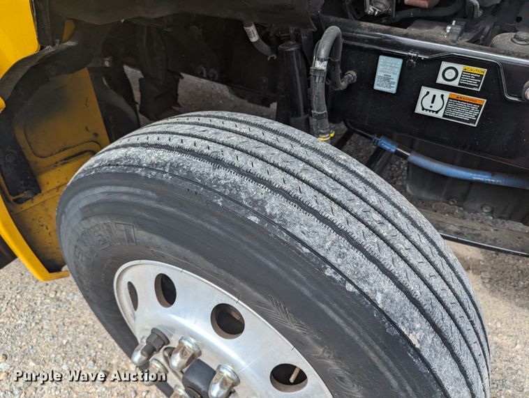 image for item MY9449 2019 Kenworth T680  semi truck