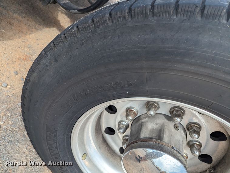 image for item MY9449 2019 Kenworth T680  semi truck