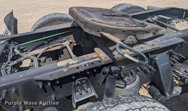 image for item MY9450 2018 Freightliner Cascadia 125  semi truck