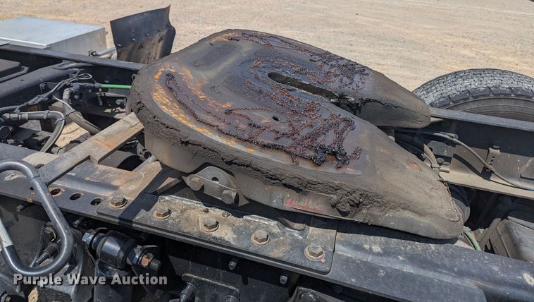 image for item MY9450 2018 Freightliner Cascadia 125  semi truck