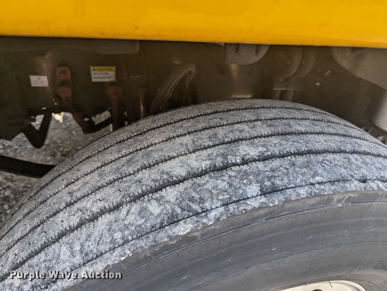 image for item MY9450 2018 Freightliner Cascadia 125  semi truck