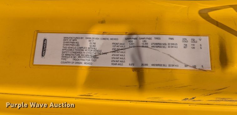 image for item MY9450 2018 Freightliner Cascadia 125  semi truck