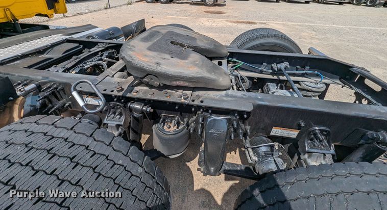 image for item MY9451 2020 Freightliner Cascadia 126  semi truck