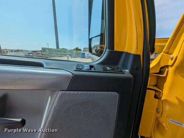 image for item MY9451 2020 Freightliner Cascadia 126  semi truck