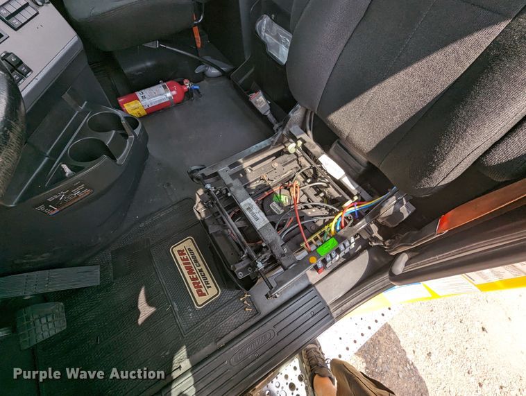 image for item MY9451 2020 Freightliner Cascadia 126  semi truck