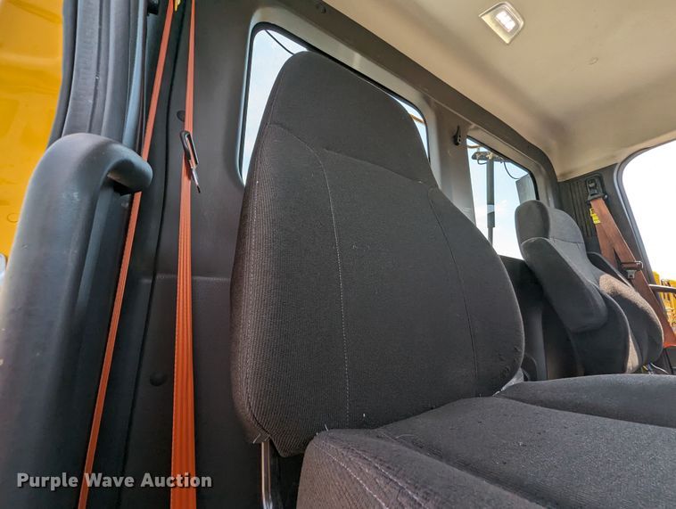 image for item MY9451 2020 Freightliner Cascadia 126  semi truck