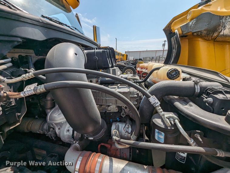 image for item MY9451 2020 Freightliner Cascadia 126  semi truck