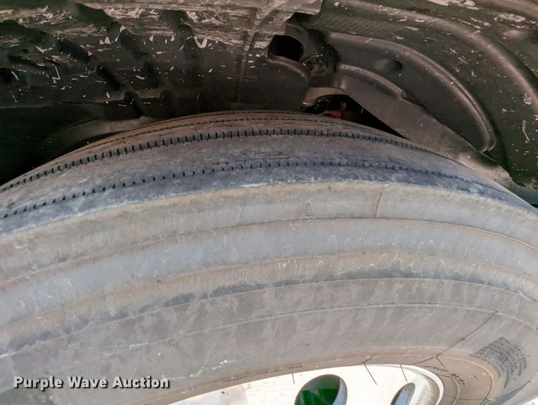 image for item MY9451 2020 Freightliner Cascadia 126  semi truck