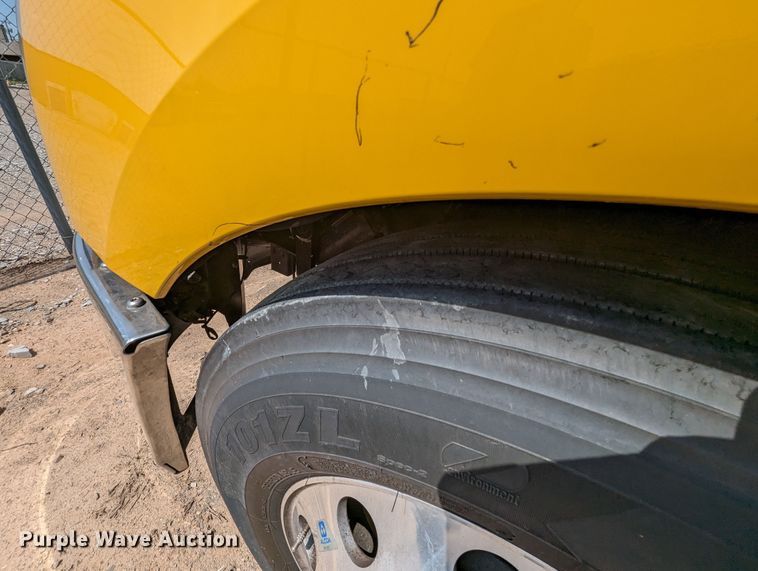 image for item MY9451 2020 Freightliner Cascadia 126  semi truck